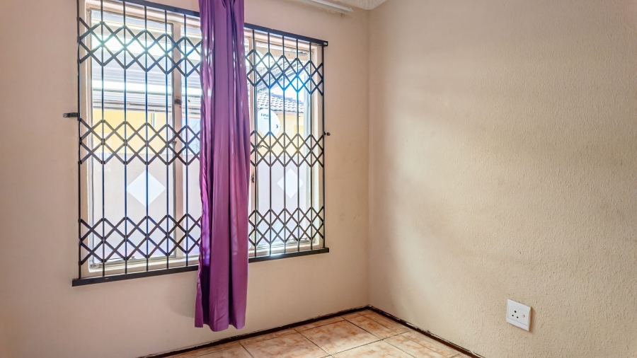 To Let 5 Bedroom Property for Rent in Tlhabane North West
